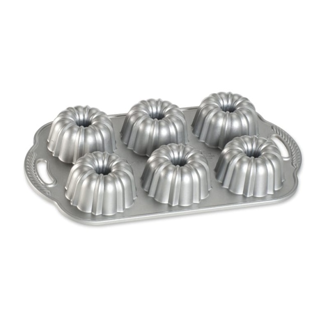 Kakkuvuoka Anniversary Bundtlette Pan - Nordic Ware