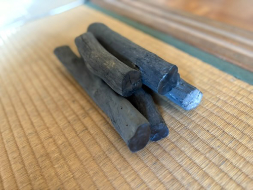 Puuhiili, Ubamegashi-tammen Kishu-Binchotan, noin 1 kg - Kisyu Sumikobo
