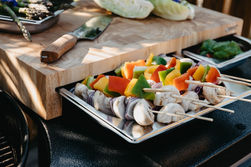 Leikkuulauta 3 alustalla, 48 x 32 cm - Continenta