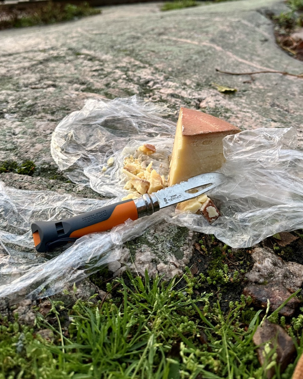 Nro 8 Taittoveitsi ulkokäyttöön, oranssi/musta - Opinel