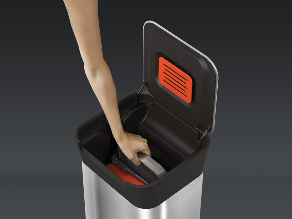 Roskakori tiivistimellä, Titan? Slim - Joseph Joseph