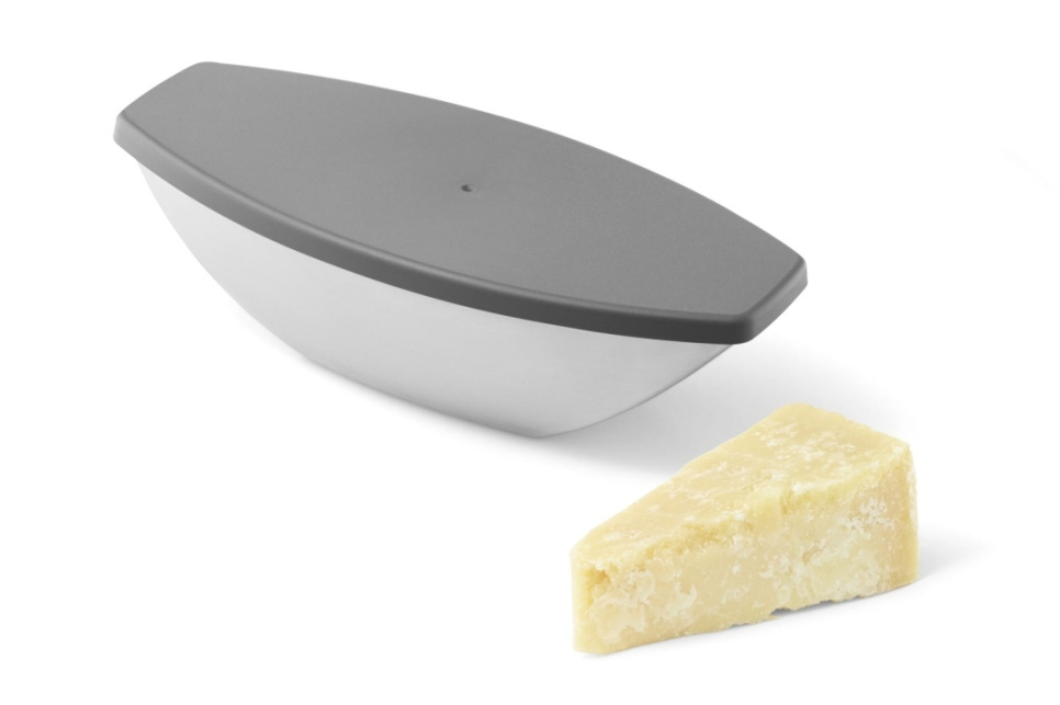 Parmesaaniraastin säiliöllä - Zack