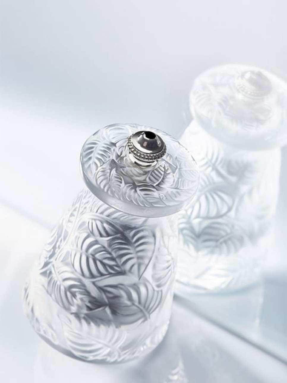 Setti - Suola- ja pippurimylly, Lalique, 9 cm - Peugeot Setti - Suola- ja pippurimylly, Lalique, 9 cm - Peugeot