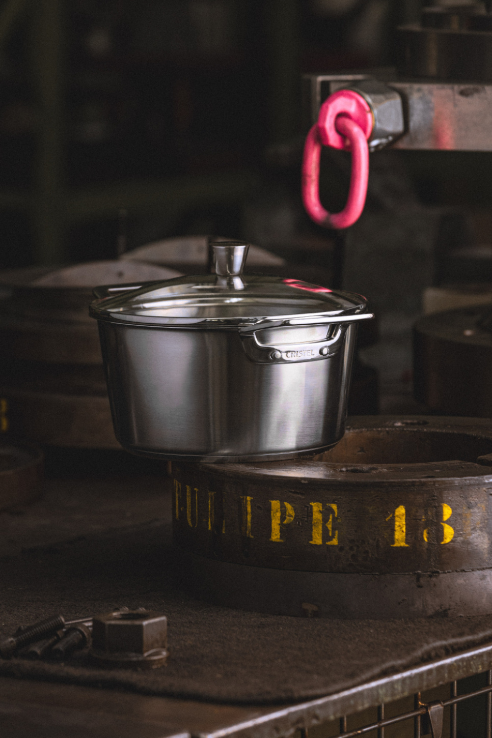 Ruostumattomasta teräksestä valmistettu kattila kahdella korvalla ja lasikannella, 1826 - Cristel Ruostumattomasta teräksestä valmistettu kattila kahdella korvalla ja lasikannella, 1826 - Cristel