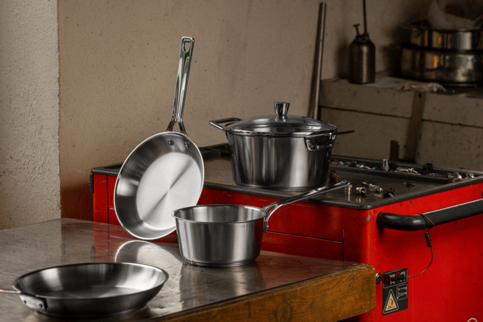 Ruostumattomasta teräksestä valmistettu paistinpannu, 1826 - Cristel