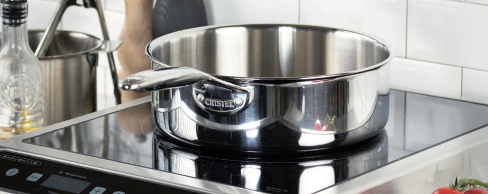 Ruostumattomasta teräksestä valmistettu traktoripannu, 28cm, CastelPro - Cristel Ruostumattomasta teräksestä valmistettu traktoripannu, 28cm, CastelPro - Cristel