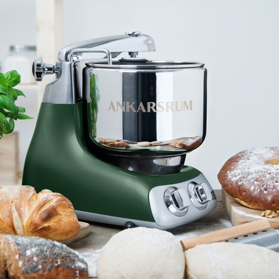 Ankarsrum Assistent Forest Green + Lisävarustepaketti Deluxe