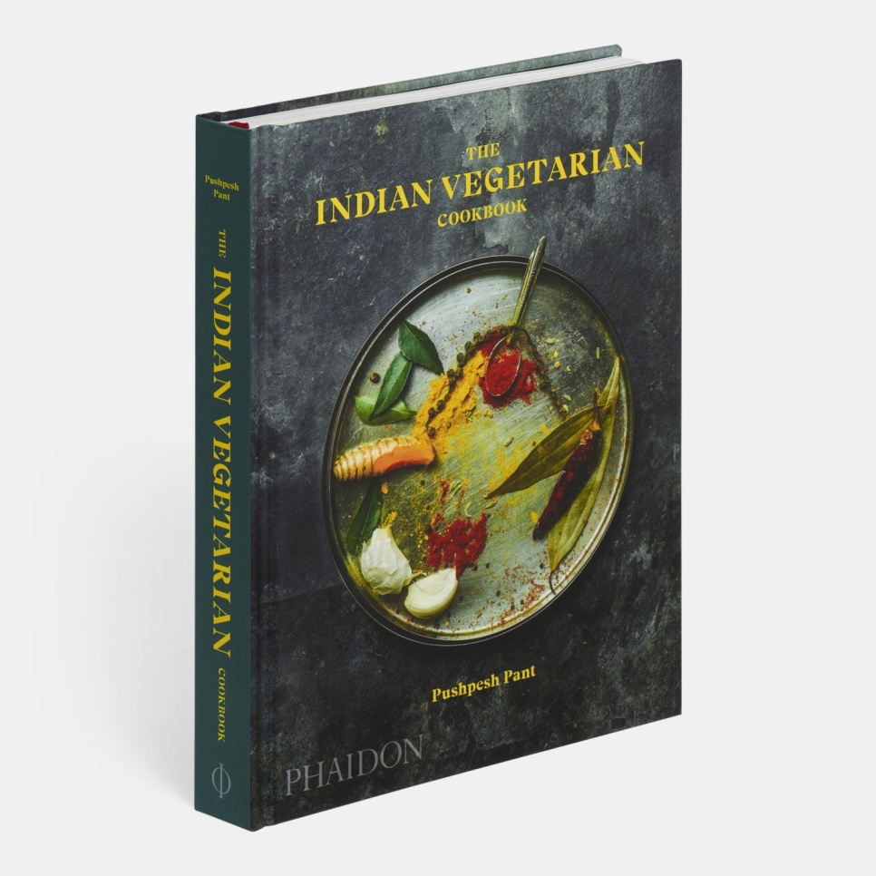 The Indian Vegetarian Cookbook - Pushpesh Pant ryhmässä Ruoanlaitto / Keittokirjat / Raaka aineet & Tekniikat / Vihannekset & Kasvisruoka @ KitchenLab (1399-17655)
