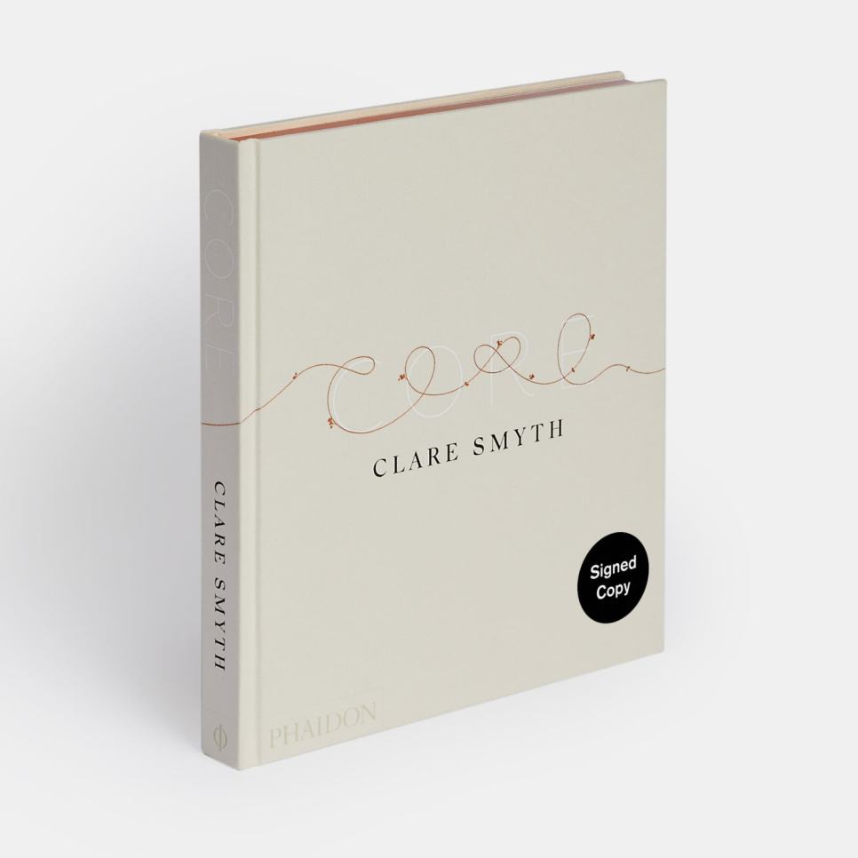 Core - Clare Smyth ryhmässä Ruoanlaitto / Keittokirjat / Julkkiskokit & TV-ohjelmat @ KitchenLab (1399-36097)