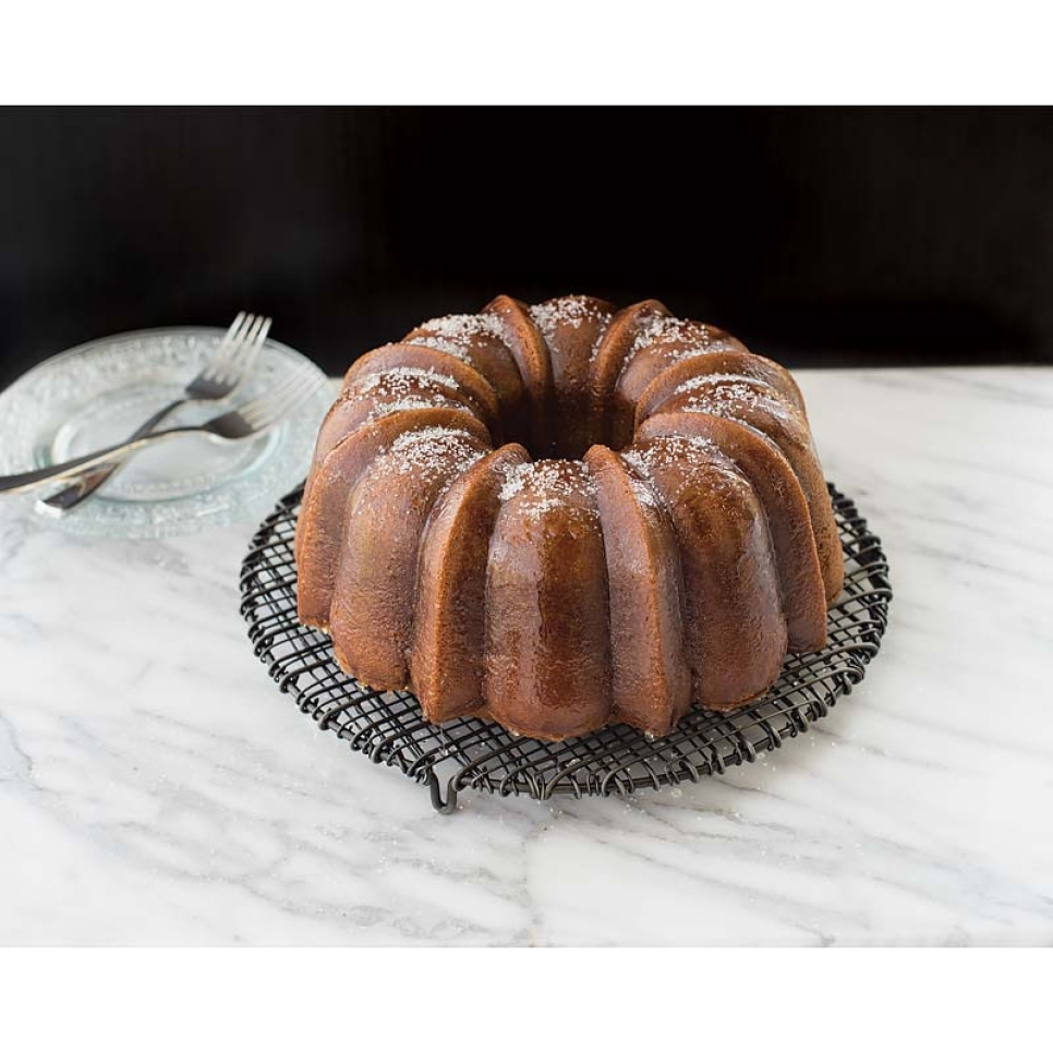 Kakkuvuoka Anniversary Bundt Pan - Nordic Ware
