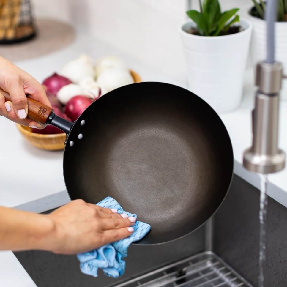 Stir Fry -pannu hiiliteräs, sisäänpoltettu - Joyce Chen