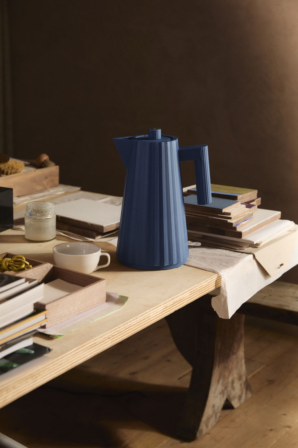 Vedenkeitin, Plissé, sininen - Alessi - 1 litraa