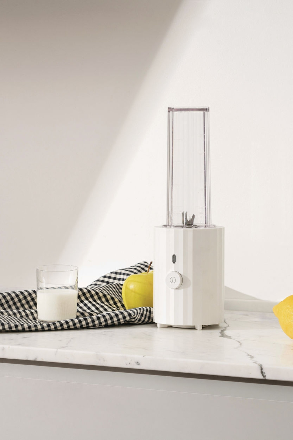 Henkilökohtainen tehosekoitin / minisekoitin, Plissé, valkoinen - Alessi