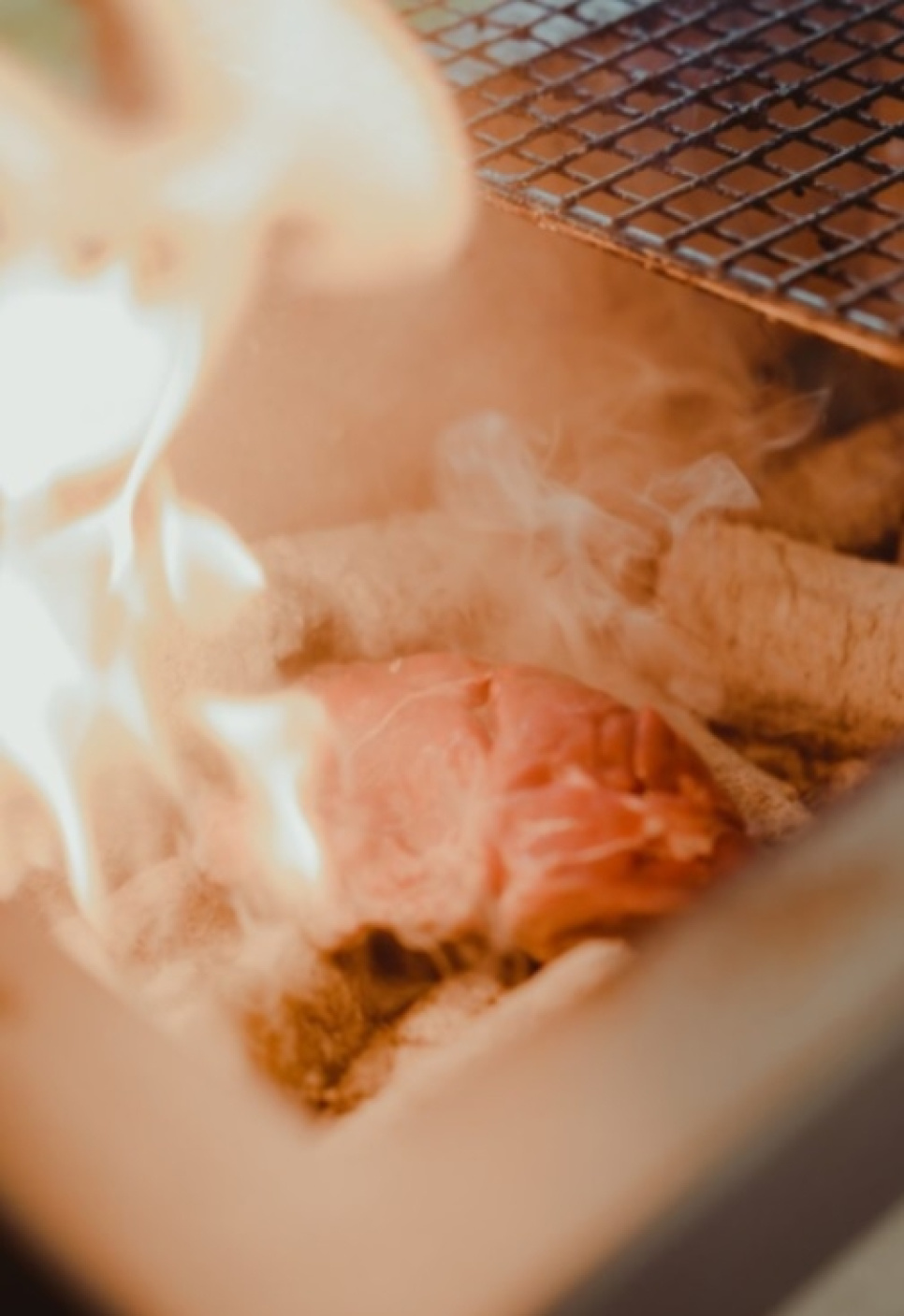 Pöytägrilli/konrogrilli ruostumattomalla teräsrungolla, keskileveä 46 x 36 cm - Kasai