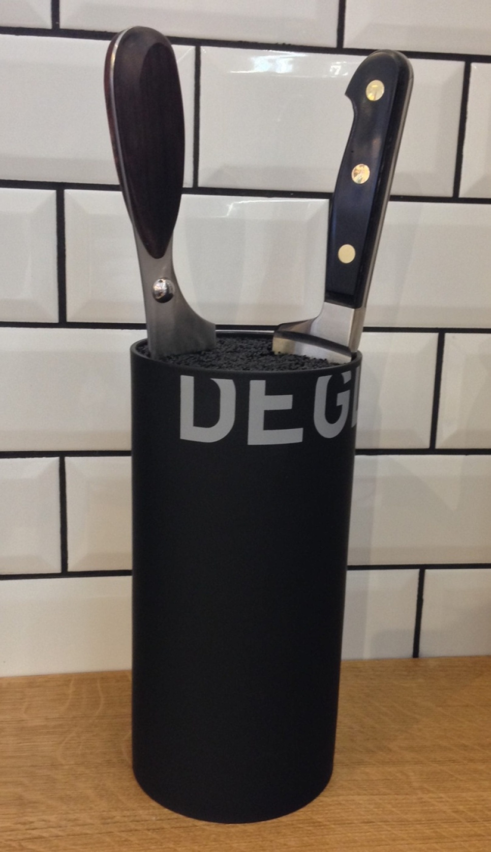 Pyöreä veitsijalusta 22x11cm, musta - Déglon ryhmässä Ruoanlaitto / Keittiöveitset / Veitsien säilytys / Veitsitelineet @ KitchenLab (1525-14233)