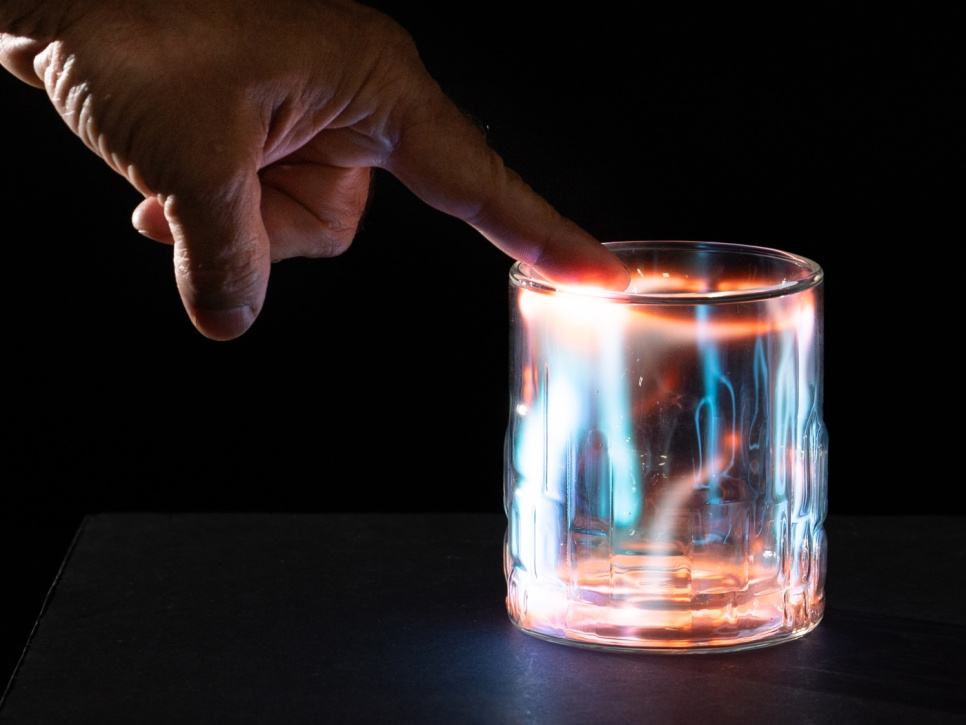 Lasi Tesla, Whisky Ne - 100% Chef Lasi Tesla, Whisky Ne - 100% Chef