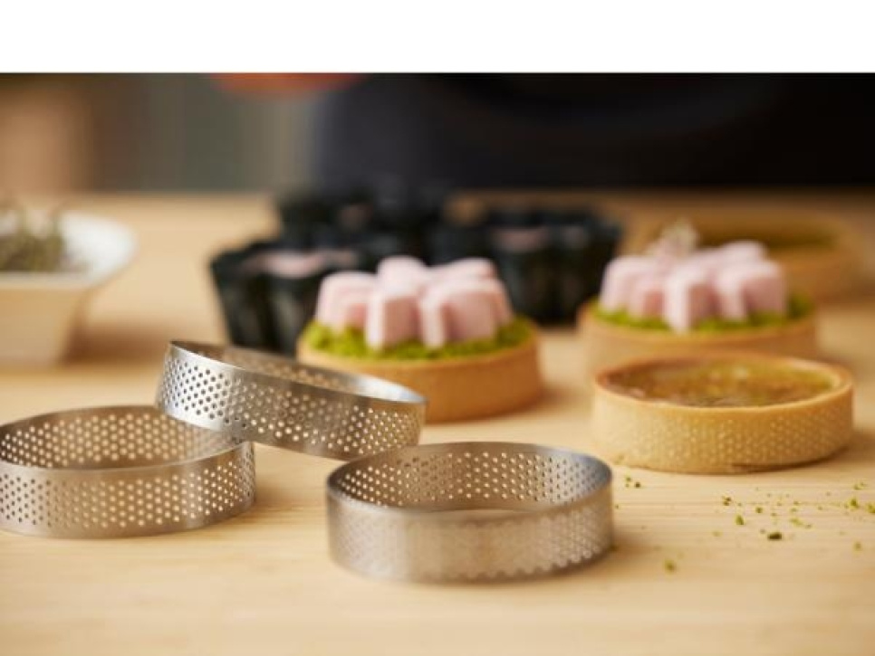 Rei\'itetty reikärengas 8 x 2 cm - Blomsterberg