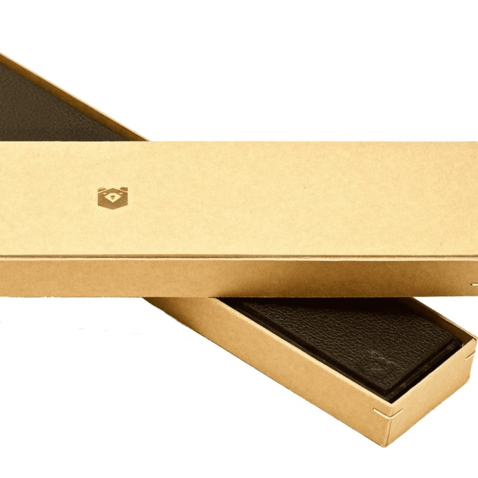 Veitsilista mustaa nahkaa, mustaa tammea - Piotr The Bear Veitsilista mustaa nahkaa, mustaa tammea - Piotr The Bear