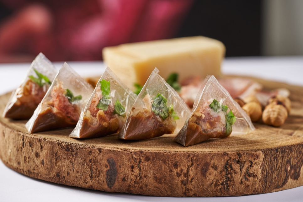 Oblaatti, kartiomainen 7 x 3,5 cm, 100 kpl