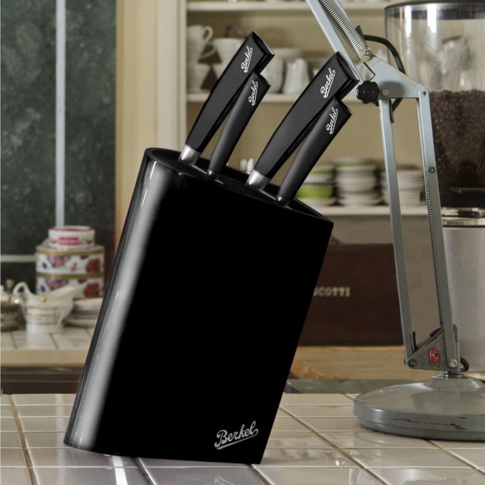 Musta veitsiteline - Berkel