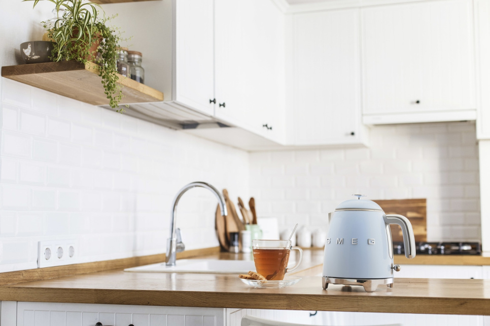 Vedenkeitin, 0,8 L, pastellinsininen - Smeg