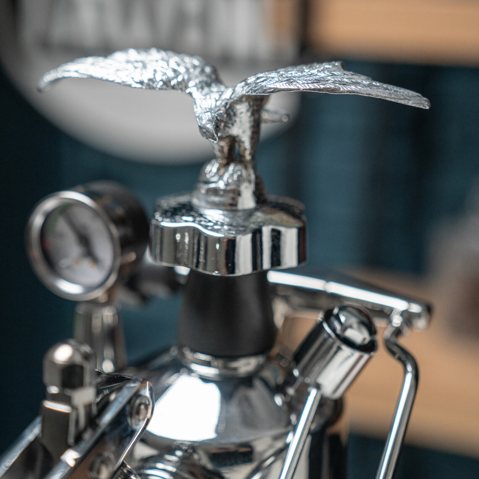 Kotka retro manuaaliseen espressokoneeseen, kromattu - La Pavoni