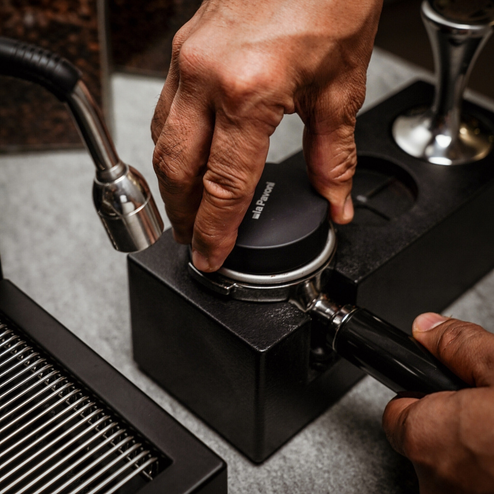 Espressoannostelija 58mm, musta - La Pavoni