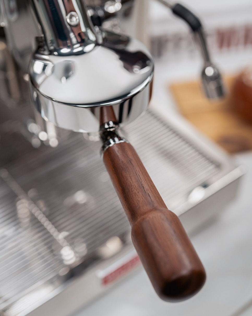 Botticelli Evoluzione, pähkinäpuu - La Pavoni - Pakkaus, jossa suodatin ja nupit