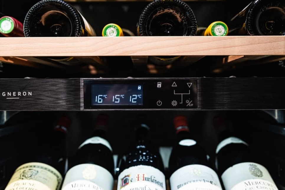 Viinikaappi Kitchen Integrated 180, Kolme vyöhykettä - Vigneron