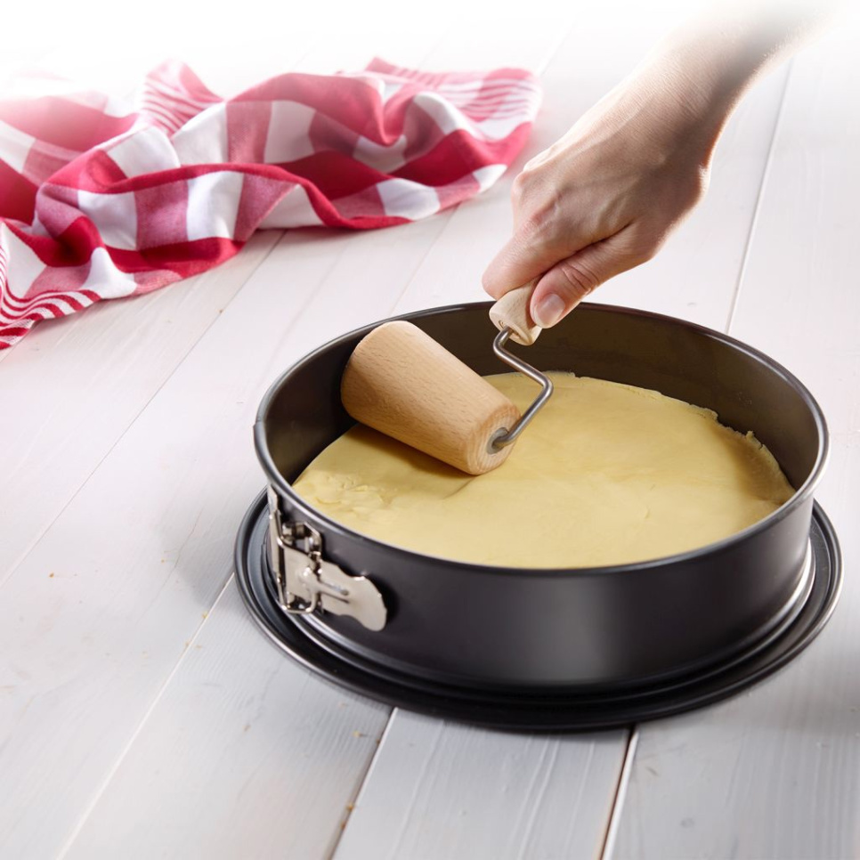 Puinen vyörytyspuikko leivinpeltiin, kartiomainen - Westmark Puinen vyörytyspuikko leivinpeltiin, kartiomainen - Westmark