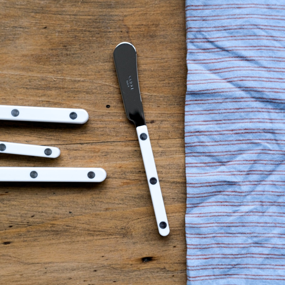 Voiveitsi, Bistrot, White - Sabre Paris