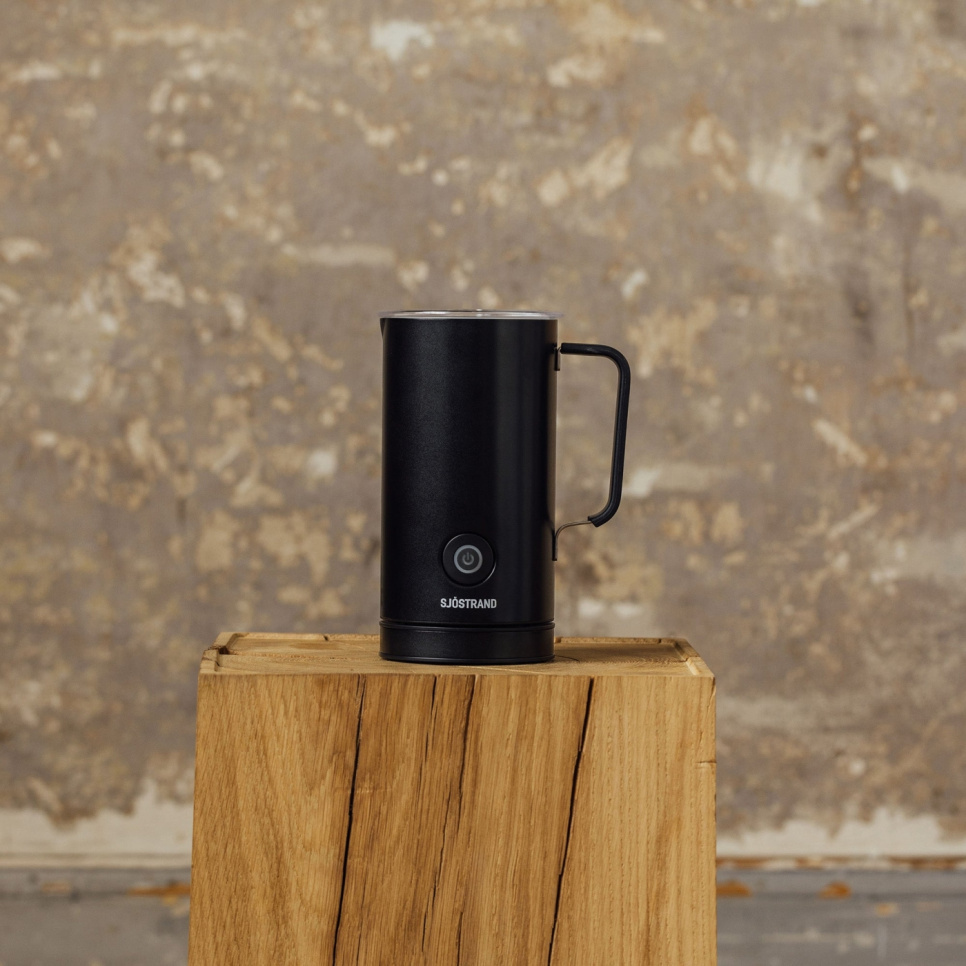 Maidonvaahdotin, musta - Sjöstrand Maidonvaahdotin, musta - Sjöstrand