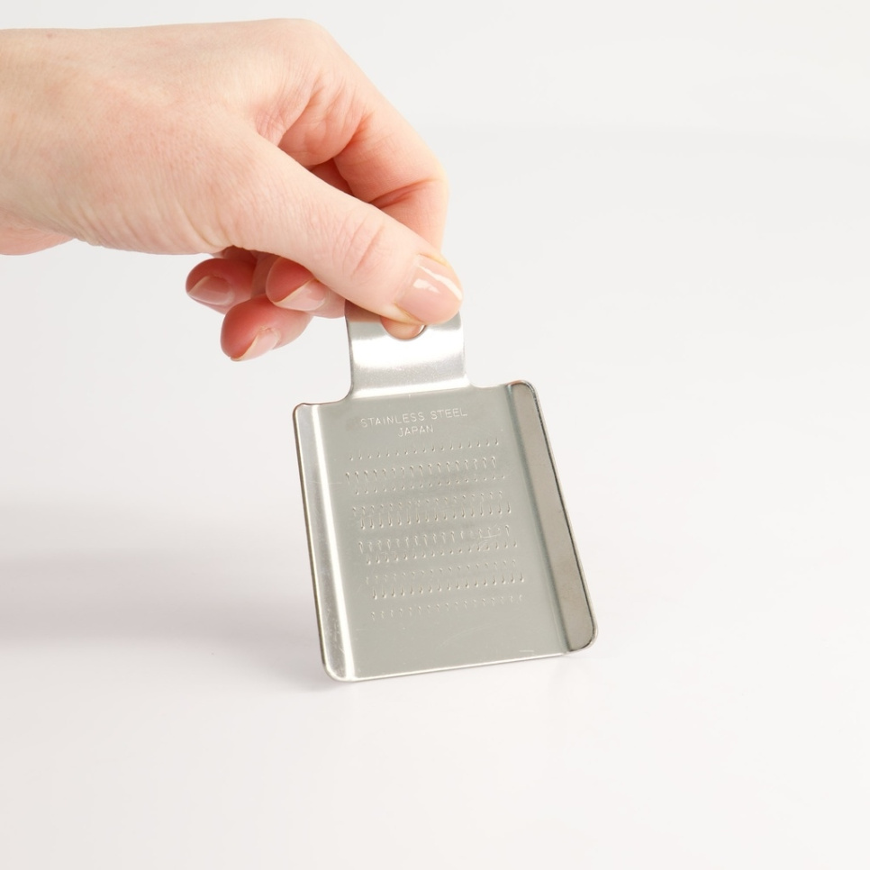 Oroshigane, Ruostumattomasta teräksestä valmistettu raastin