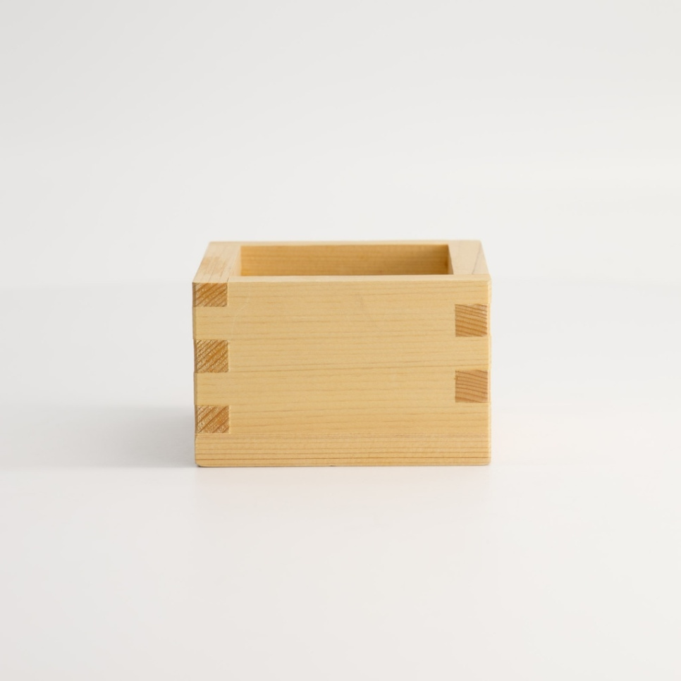 Masu, puinen sake-kuppi, 8 x 8 cm. ryhmässä Ruoanlaitto / Keittiövälineet / Aasialainen ruoanlaitto @ KitchenLab (2252-33065)