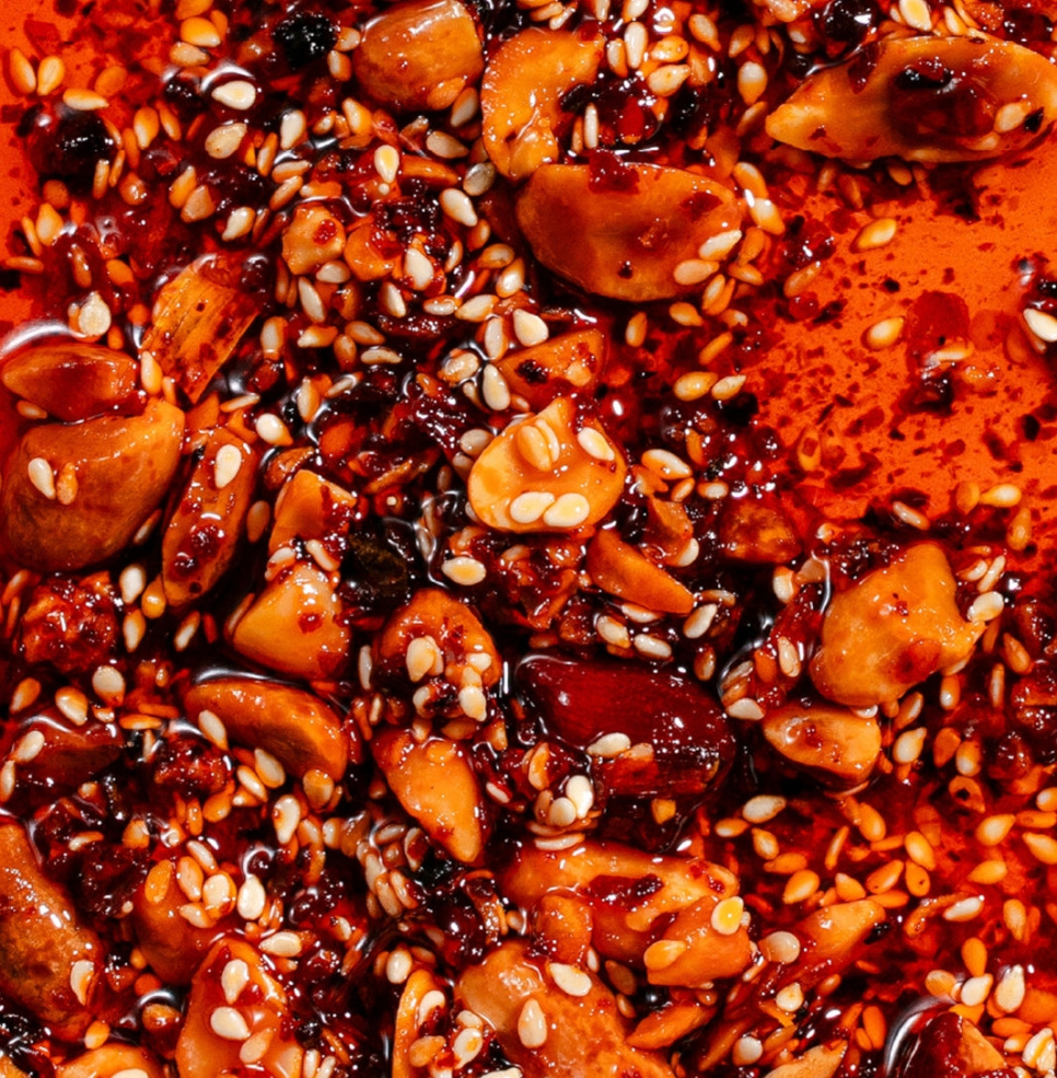 Maapähkinä Rãyu, Rapea chiliöljy maapähkinöiden ja seesamin kanssa, 240 g - White Mausu