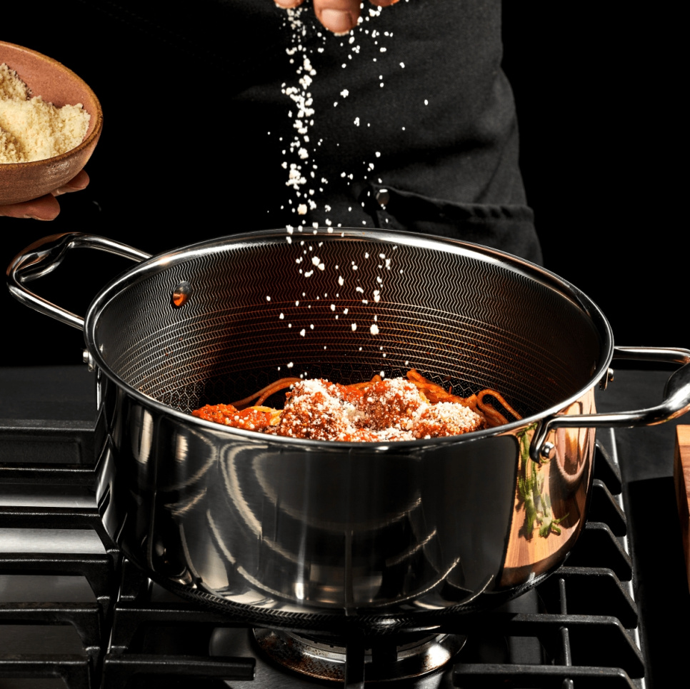 Ruostumattomasta teräksestä valmistettu kattila kannella, tarttumaton, 4,7 L - Hexclad