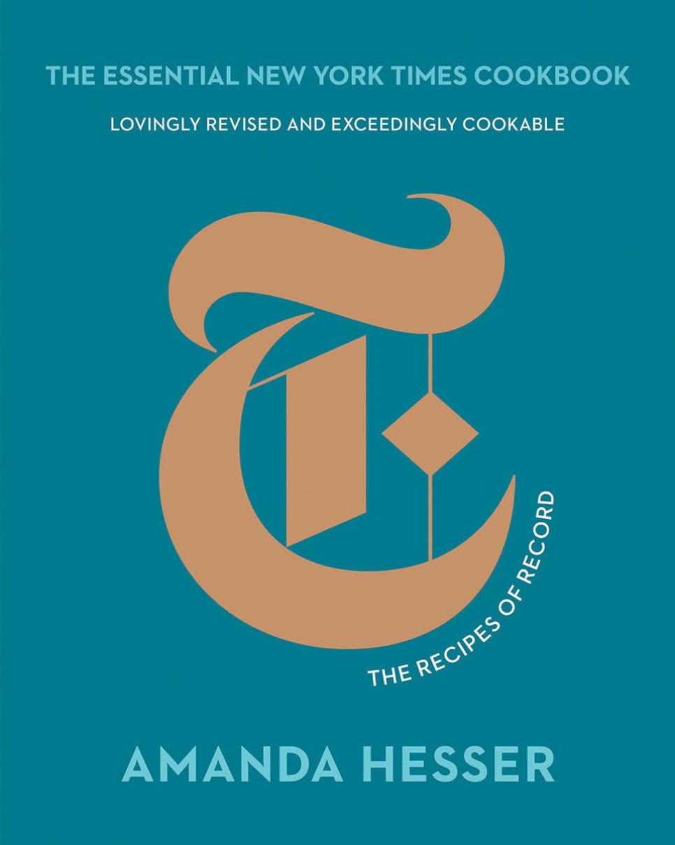 The Essential New York Times Cookbook - Amanda Hesser ryhmässä Ruoanlaitto / Keittokirjat / Kansallinen & alueellinen ruoka / USA @ KitchenLab (2304-36073)